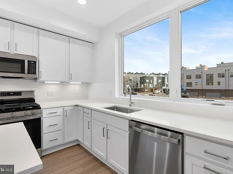 3036 S Northbank Pl — Photo 4