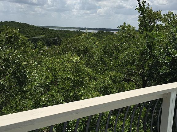 4th image of 6 Oak Bluff Dr
