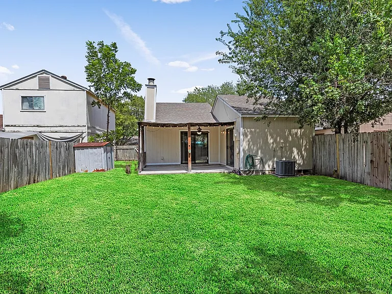 2823 Ash Field Dr — Photo 16