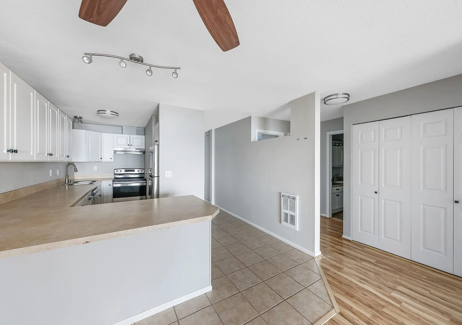 2 Bed 2 Bath - Incredible Views - NAS Whidbey — Photo 3
