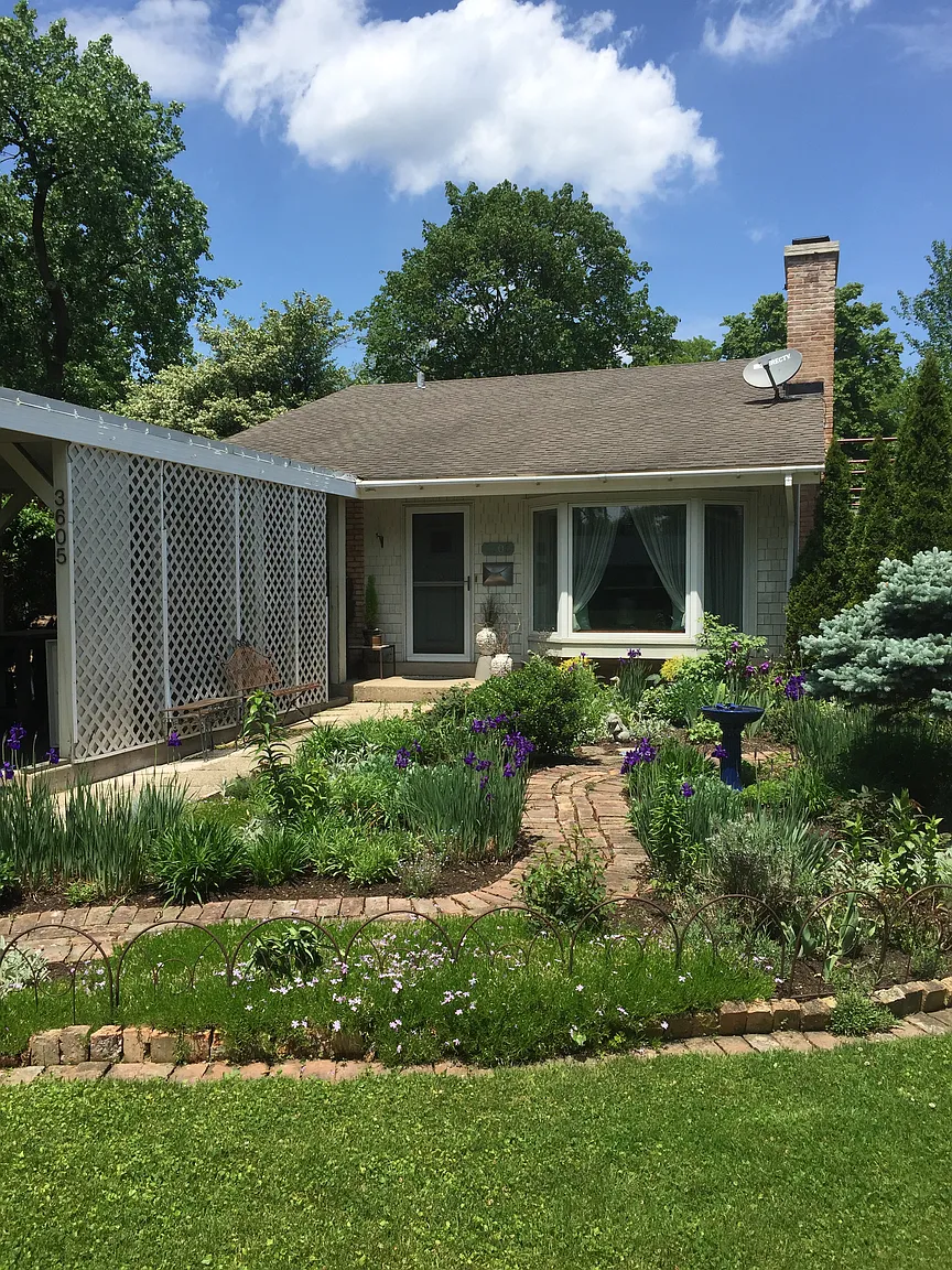 3605 Central St photo 1