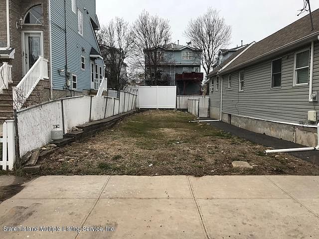 1st image of 129 Grimsby St