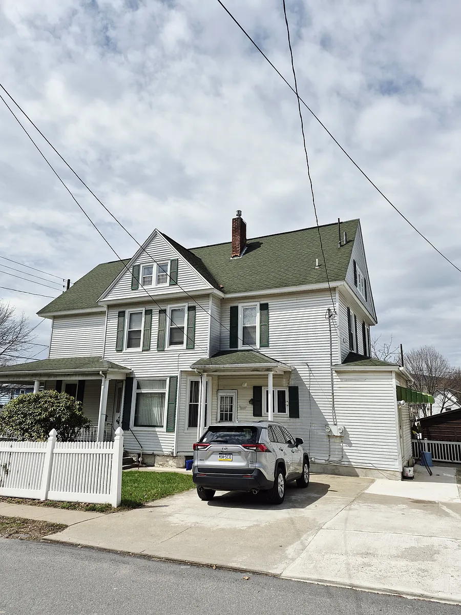 Building Photo - 109 Salem Ave #1