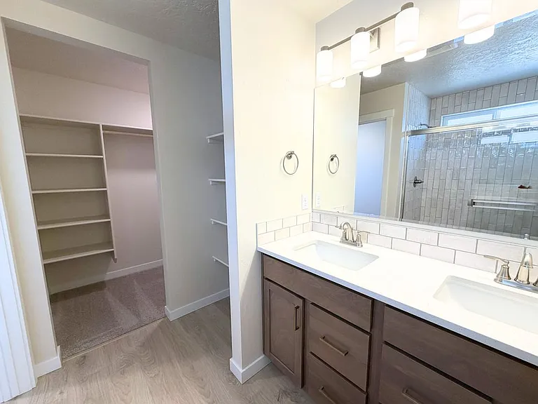 3411 W Scree St — Photo 8