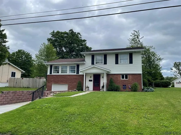 1223 Elgin Dr, Johnstown, PA 15904