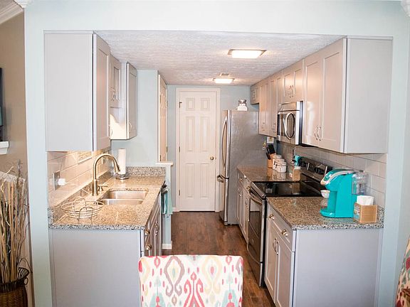 3rd image of 7179 Cascade Dr