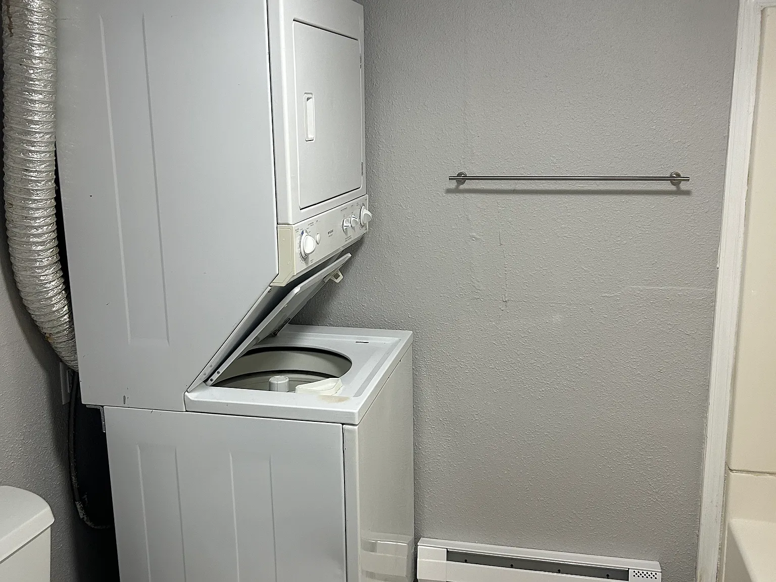 2 bed, 578 sqft, $895 — Photo 2