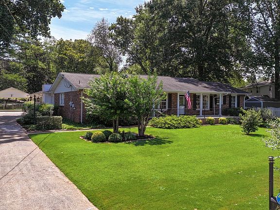 3rd image of 213 Spring Valley Ct SW