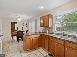 36 Sherwood Ln, Willingboro, NJ 08046