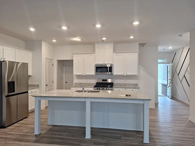 2034 Hickman Walk #2034 — Photo 3
