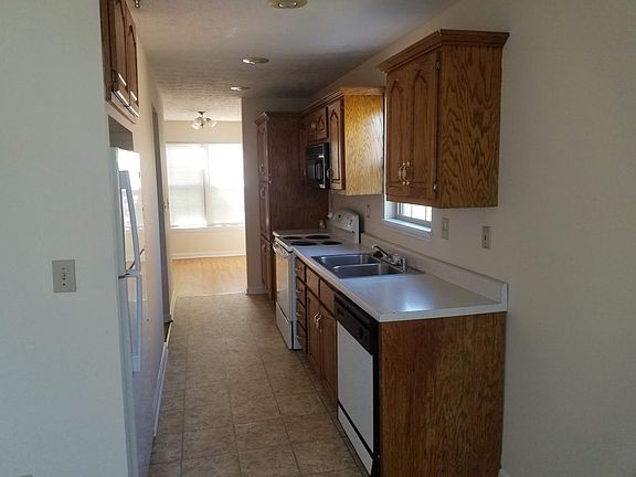 2nd image of 3816-3818 Sugar Creek Dr