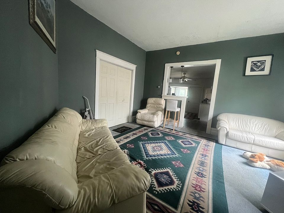 1st image of 831 Magnolia Ave E