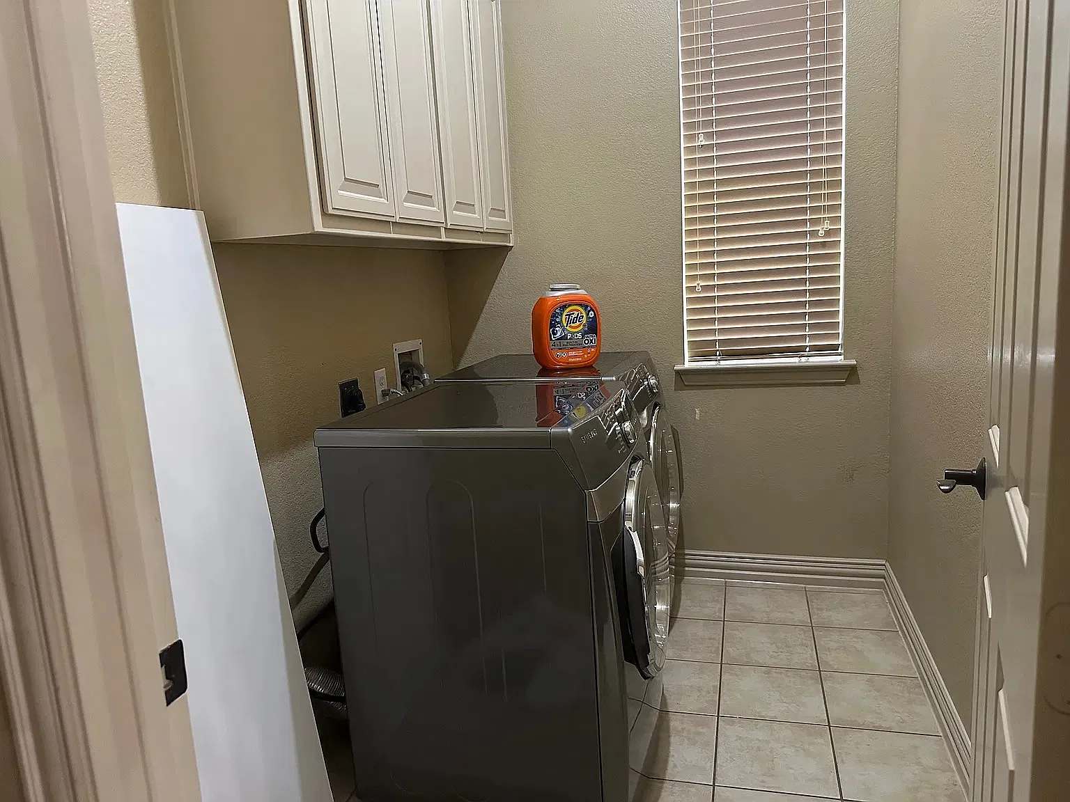 5 bed, 4455 sqft, $3,800 — Photo 3