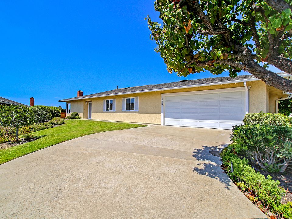 Beautiful Town Home, Fells Like Detached Single Family Home