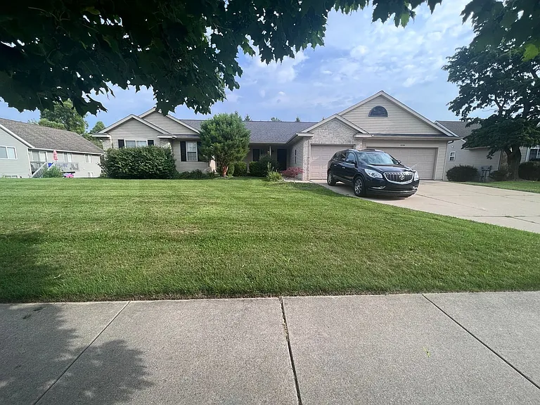 3739 Kinnrow Ct NW — Photo 2