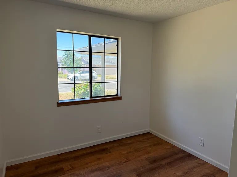 2338 La Loma Dr — Photo 8