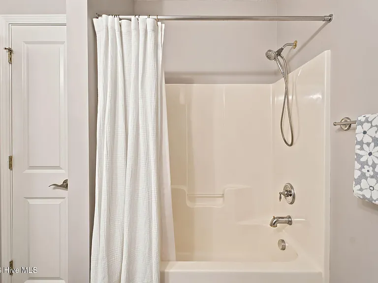 240 Woodlands Way #17 — Photo 18