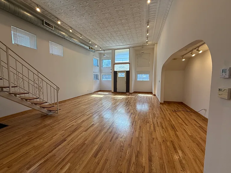 1237 N Noble St #1F — Photo 7