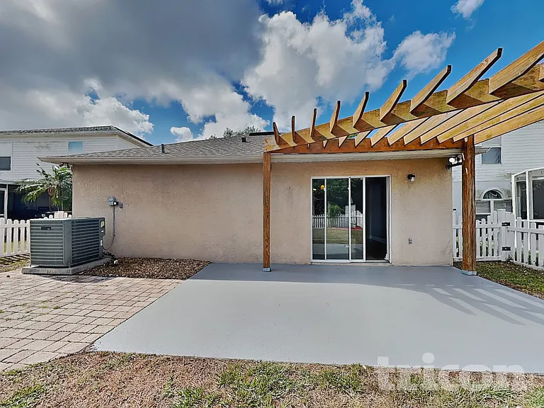 10610 Opus Dr — Photo 15