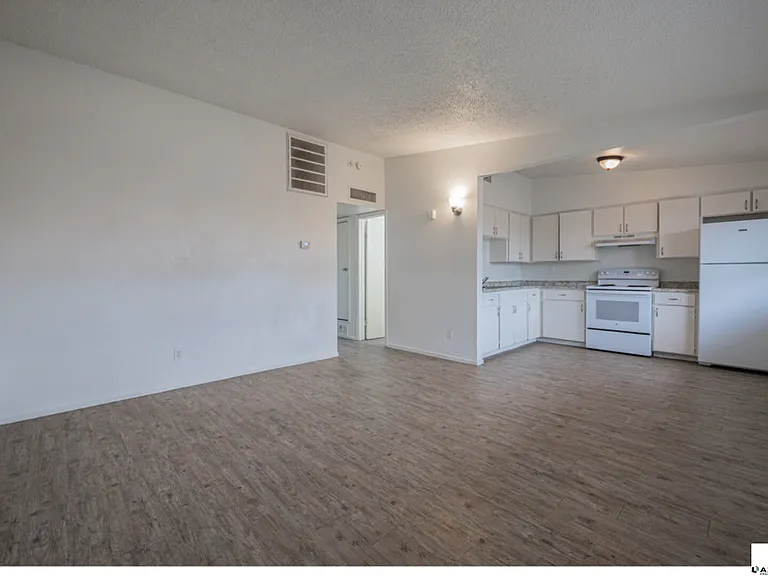 2139 W Devonshire Ave #2 — Photo 3