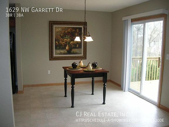 4th image of 1629 NW Garrett Dr