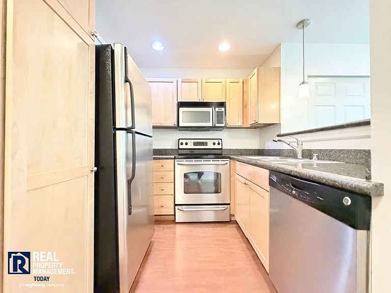 2613 S 272nd St #21 — Photo 8