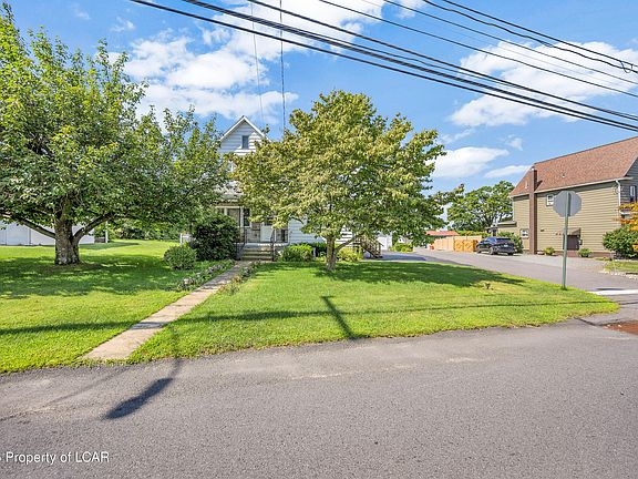 3rd image of 1340 Inkerman Rd