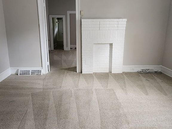2nd image of 1016 Oak St