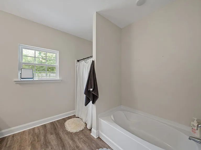 118 Clay St NE — Photo 24