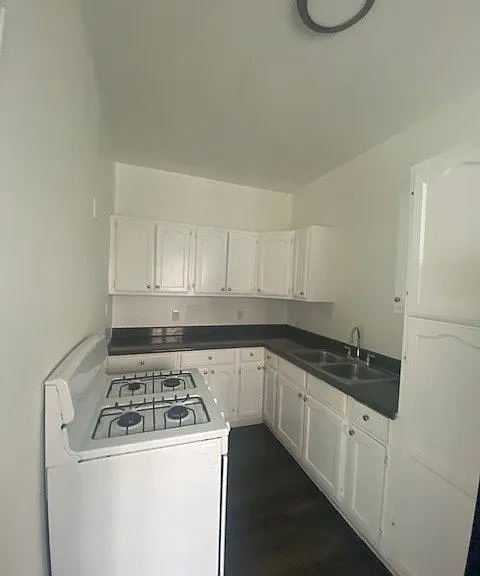 1006 W. 42nd Street — Photo 11