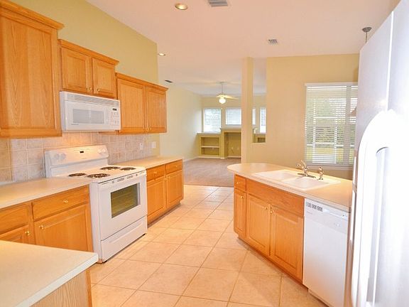 2nd image of 276 Hazeltine Dr