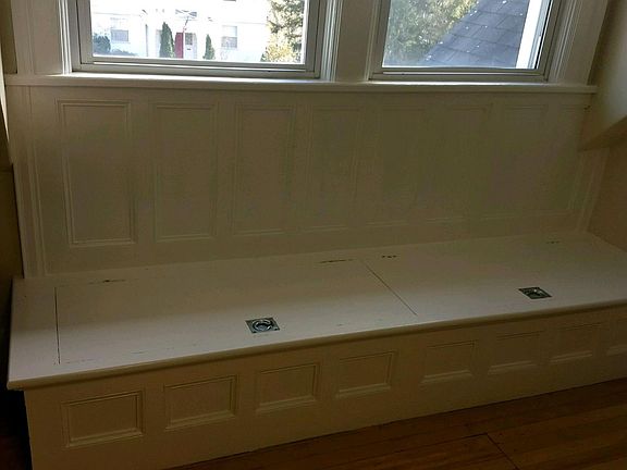 Living room built-in Storage Bench