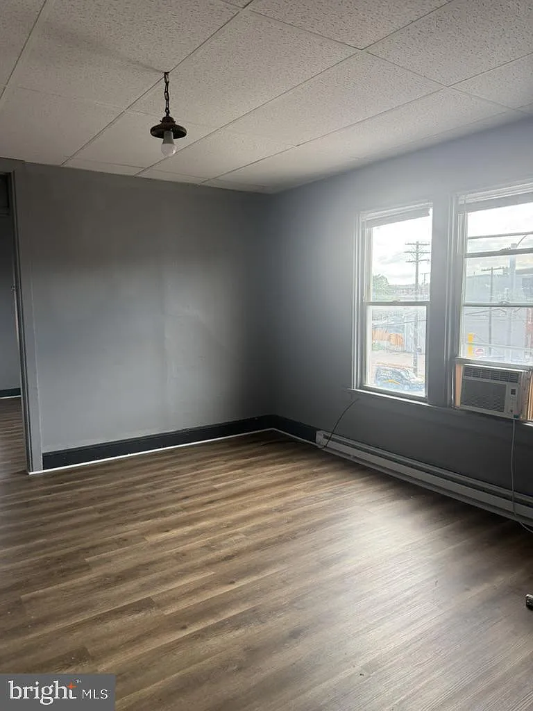 2 bed, 1.0 bath, 900 sqft, $1,000 — Photo 3