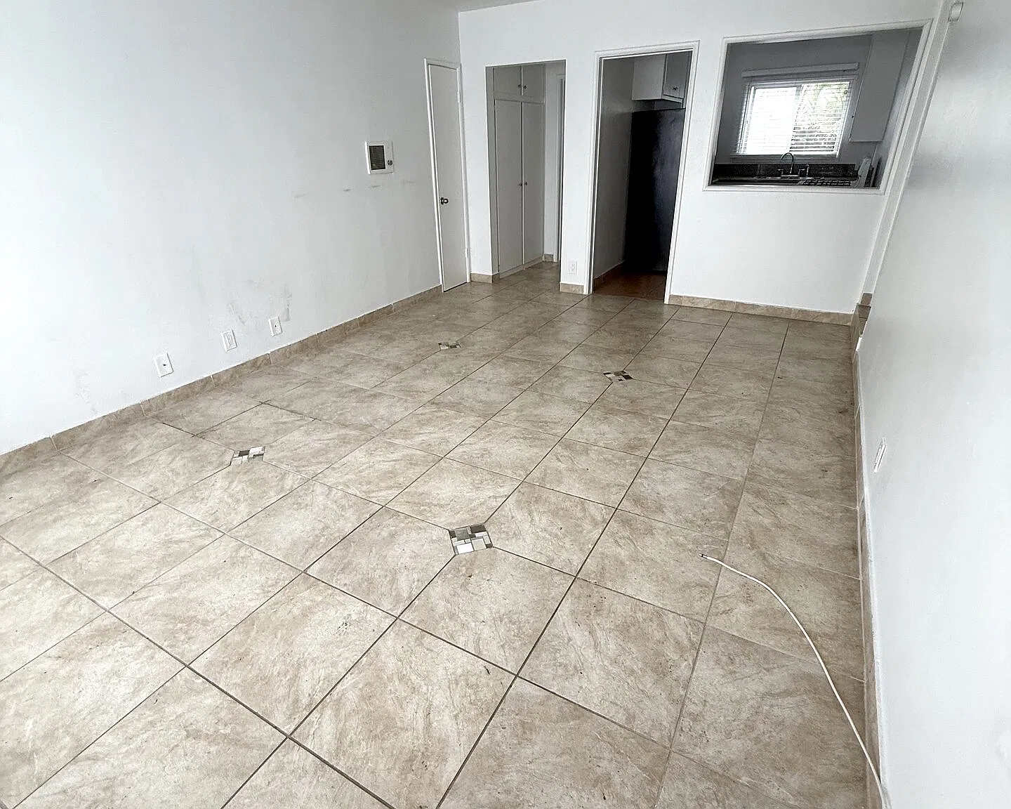 1801-10 — Photo 2