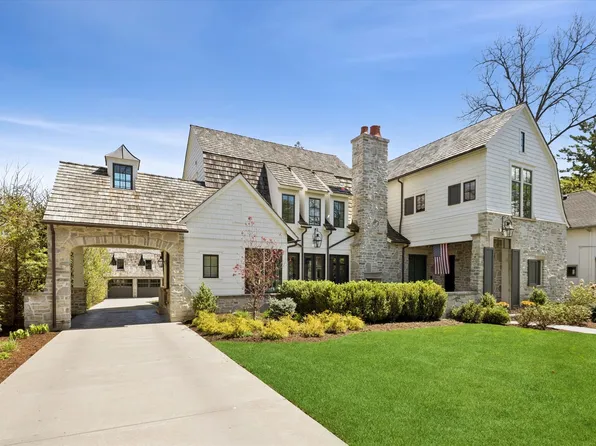 281 Forest Ave, Glen Ellyn, IL 60137