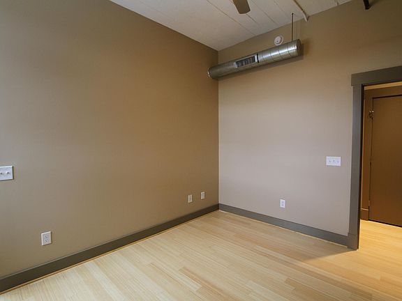 5th image of 806 Wasena Ave SW #507