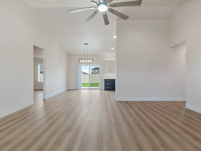 962 Quartz Rd — Photo 6