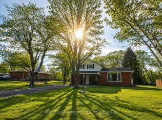 102 Greenfield Park, Belleville, ON K0K1V0