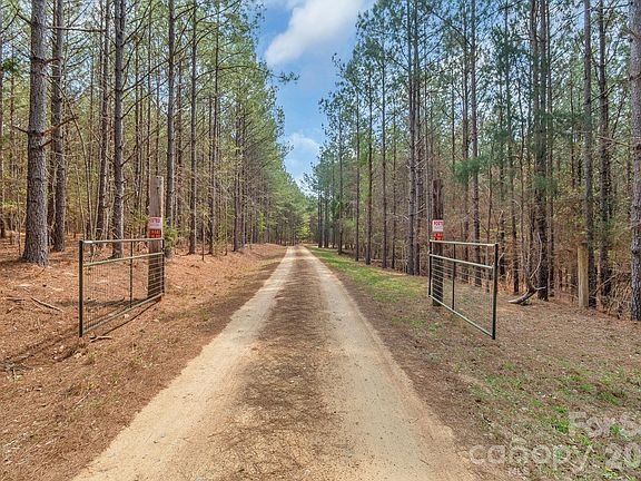 2nd image of 2695 Addison Rd