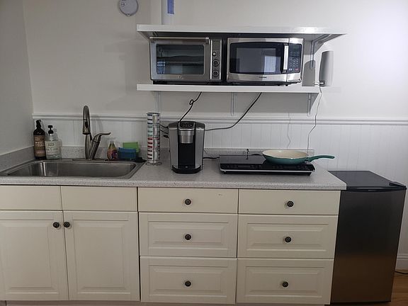 4th image of 555 Lytton Ave Unit 1