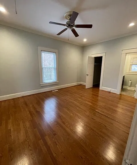 907 Englewood St — Photo 14
