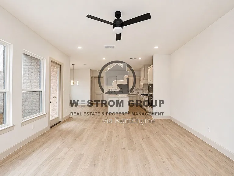 320 Walker Pkwy — Photo 7
