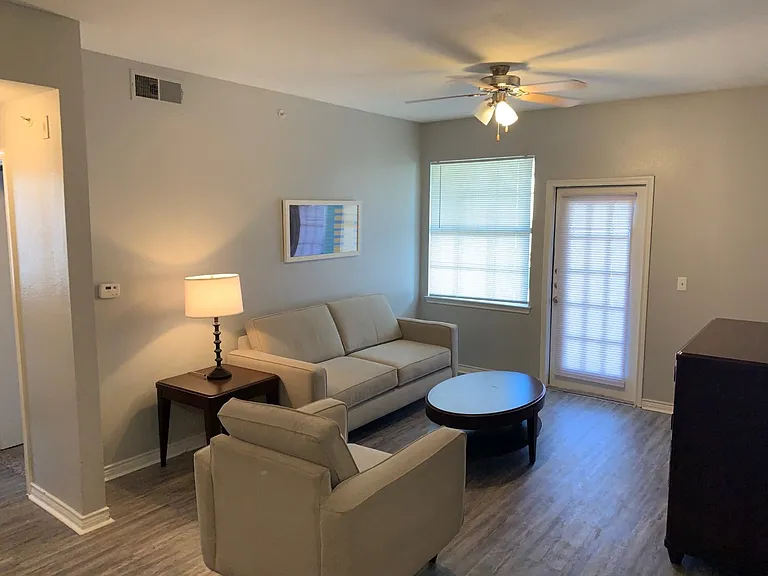 Port Royal Apartment Homes — Photo 5
