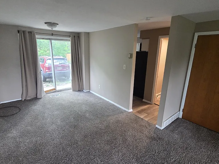 4525 E 143rd St #I — Photo 2