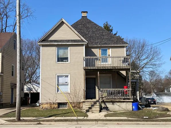 917 11th St, Rockford, IL 61104