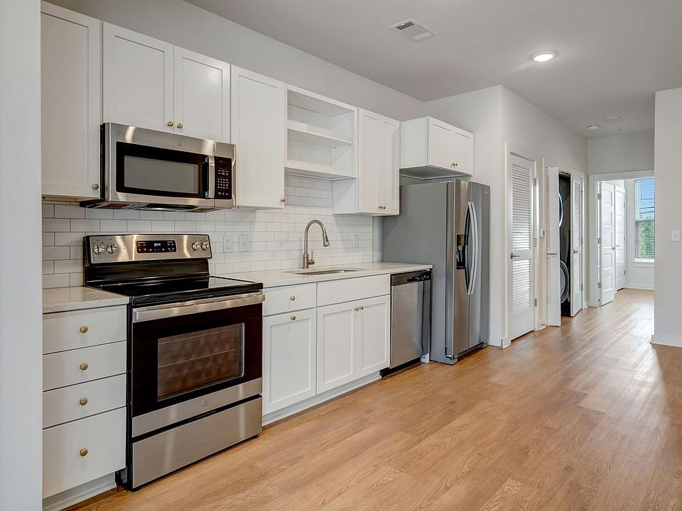 1st image of 600 E Trinity Ln #102