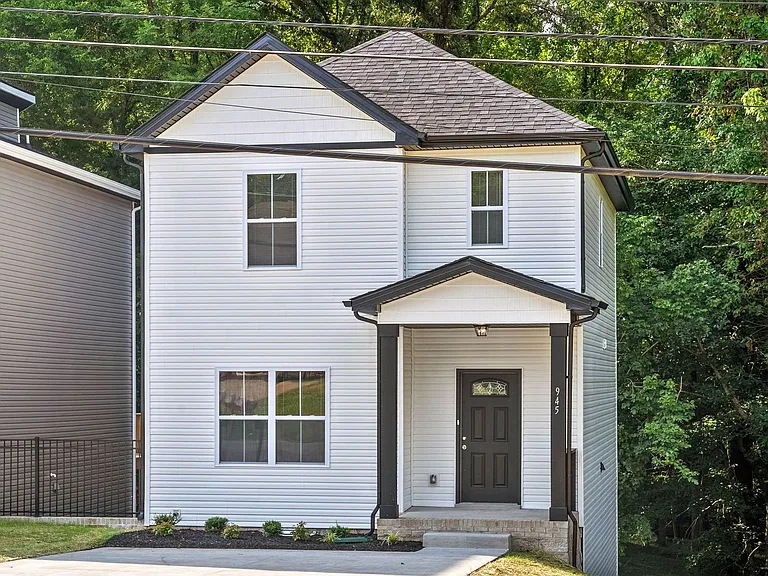 945 Cumberland Dr — Photo 3