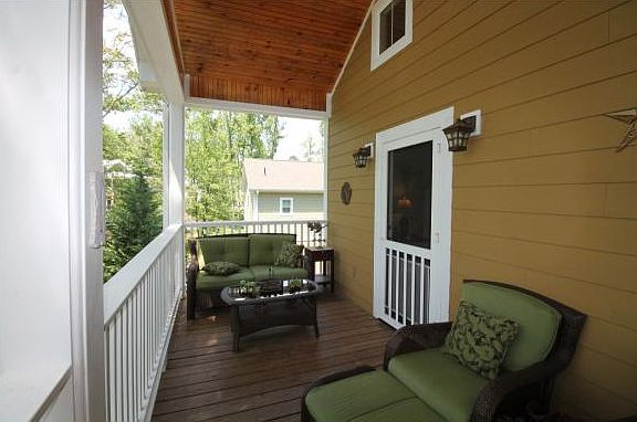 3rd image of 363 Blount St