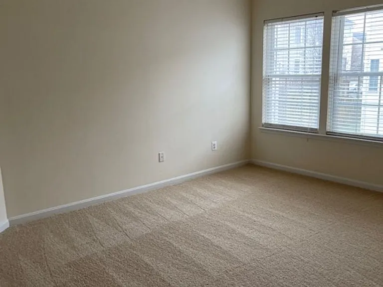 12039 Kemps Landing Cir — Photo 14