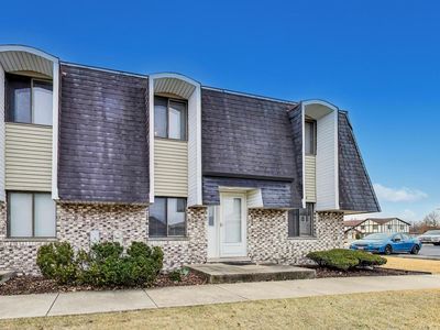 8420 162nd Pl APT 4, Tinley Park, IL, 60487